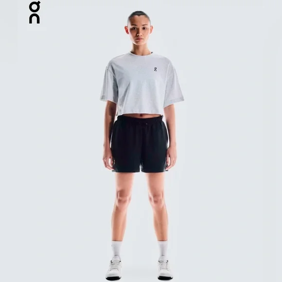 On Running Women’s Club Boxy-T Crop T-Shirt Crater - Picture 3 of 11